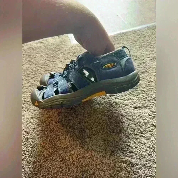 Keen Newport H2 women size 7 blue yellow - Picture 5 of 9